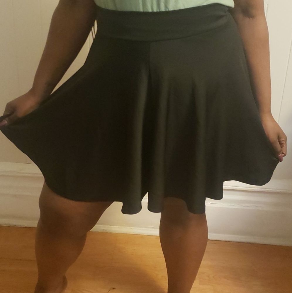 Black skater skirt, large